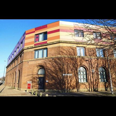Lovely 1 Bed Apartment In Salford Manchester Eksteriør billede