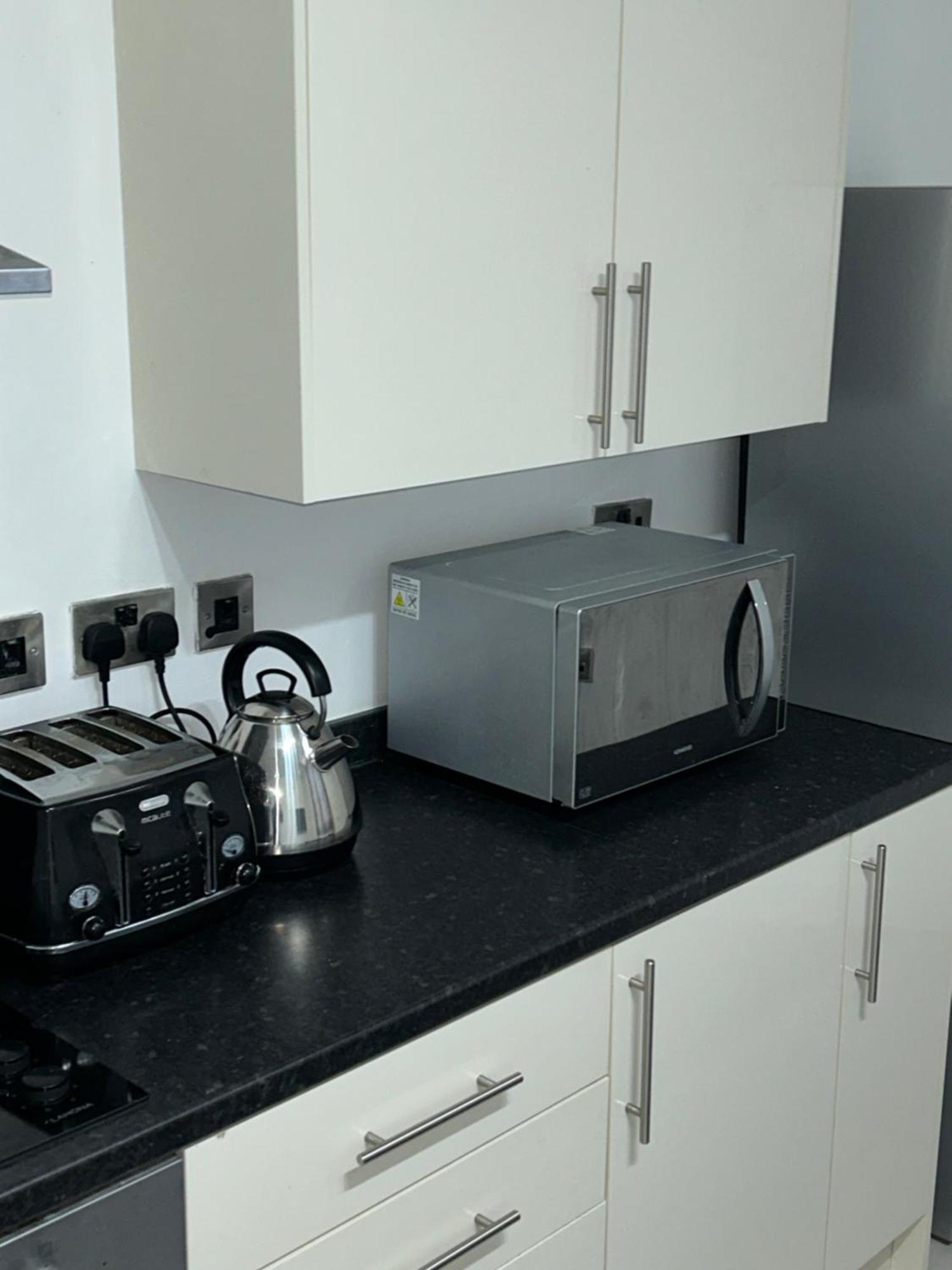 Lovely 1 Bed Apartment In Salford Manchester Eksteriør billede